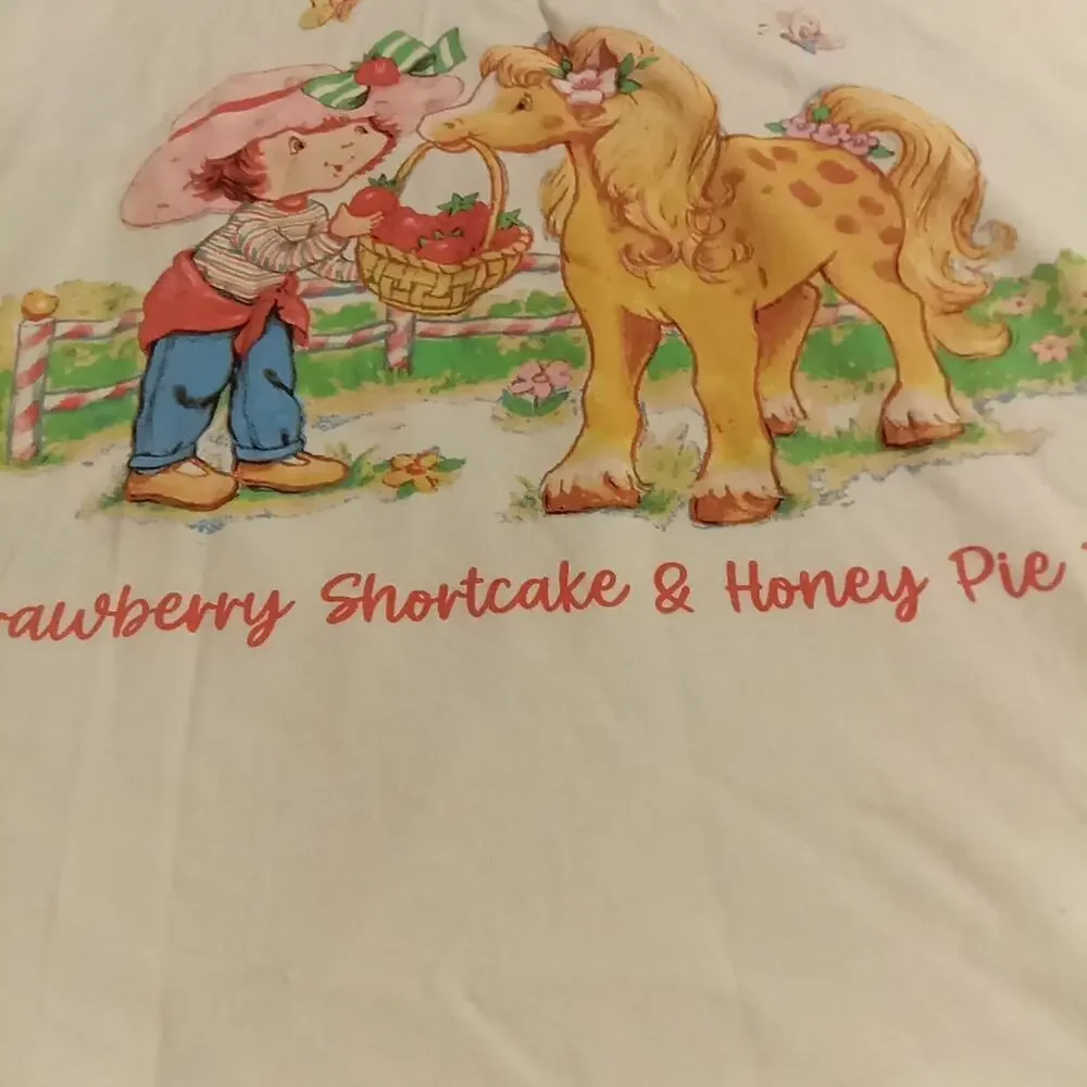 Strawberry Shortcake T Shirt LG. Honey Pie Short Sleeve Ivory Graphic Tee Women